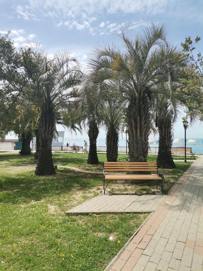 Гостевой Дом В Гаграх"Море Солнца" Екстериор снимка